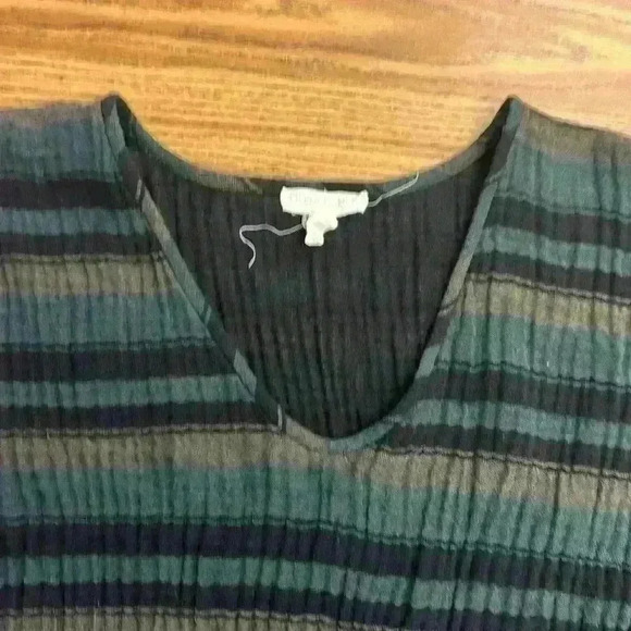 Eileen Fisher Boxy Loose V-Neck Cap Sleeve Top | Color: Black/Green | Size PM/PL - Picture 13 of 13